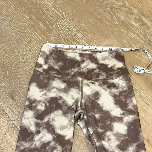 Tan + Lines by Sivan Ayla Cocoa Clouds Print Leggings Small - Picture 5 of 6